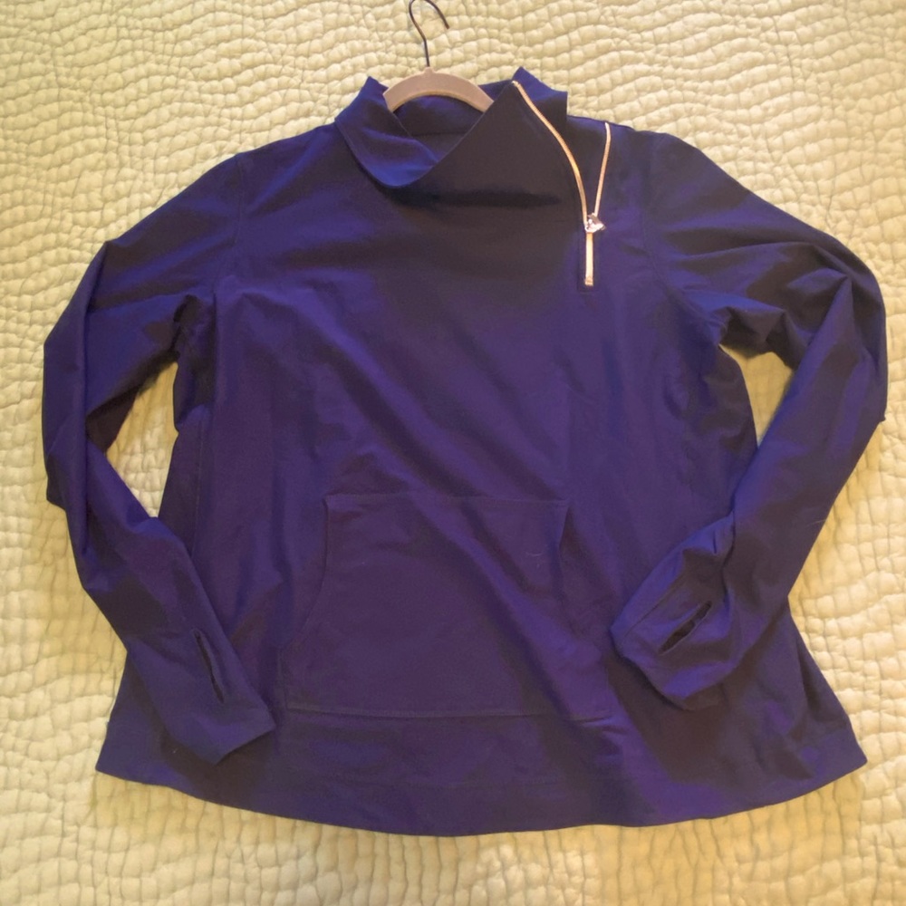 Athletic top golf top, stylish!